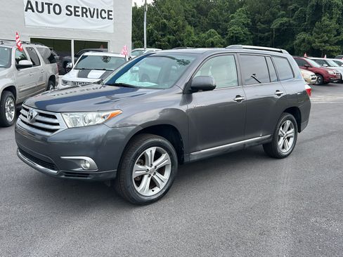 Used 2013 Toyota Highlander Limited FWD image 1