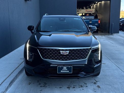Used 2024 Cadillac XT4 Premium Luxury image 9