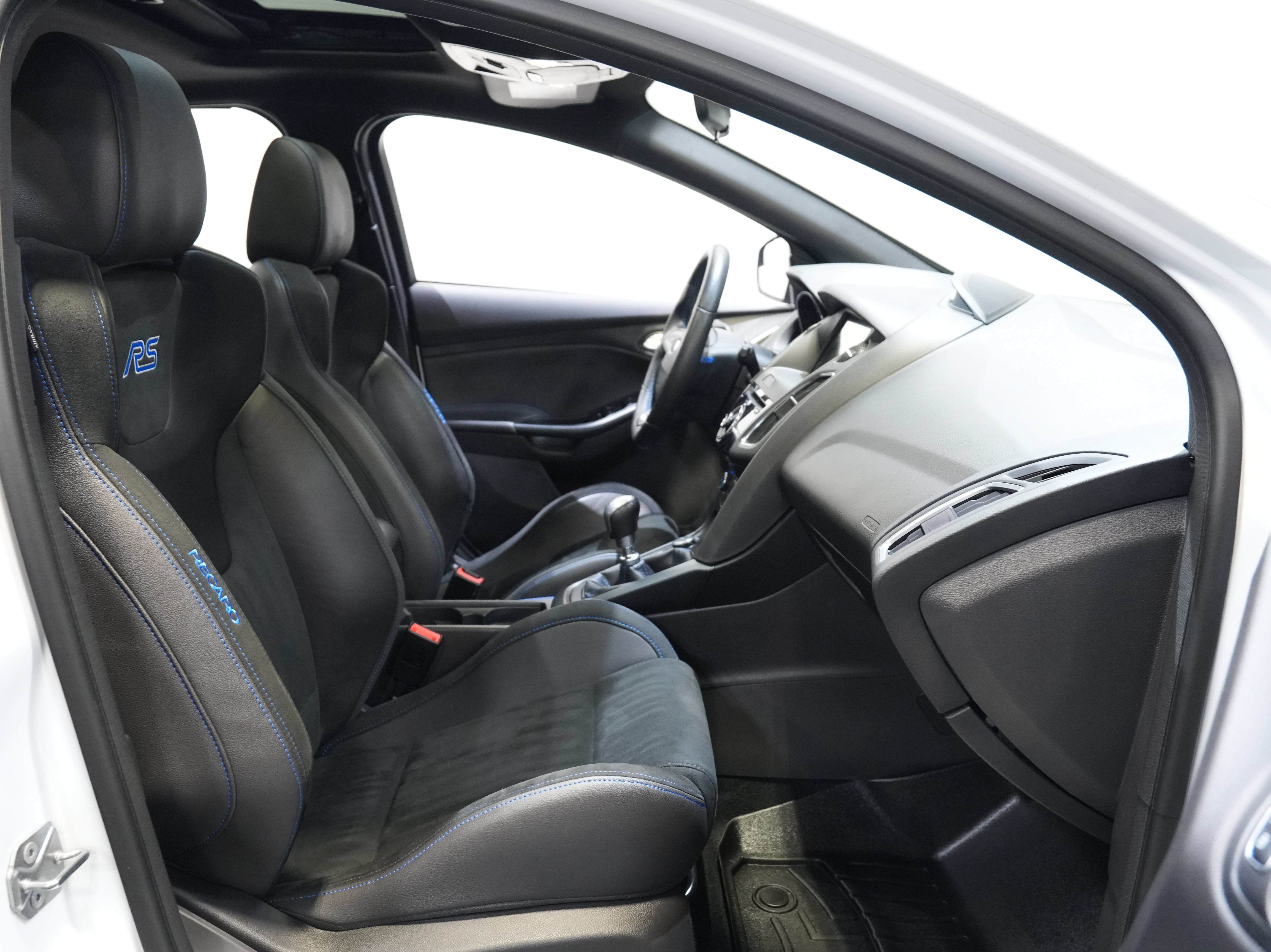 Used 2017 Ford Focus RS AWD/4WD image 33