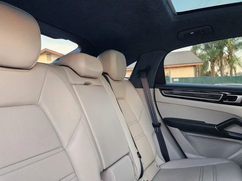 Used 2023 Porsche Cayenne GTS AWD/4WD image 33