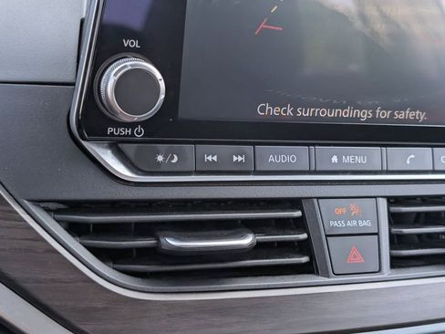 Used 2024 Nissan Altima 2.5 SV FWD image 15
