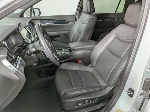 Certified 2023 Cadillac XT6 Premium Luxury w/ LPO, Floor Liner Package image 17