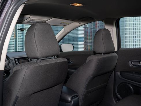 Used 2016 Honda HR-V LX image 17