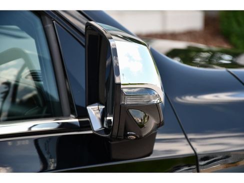 Used 2023 Chevrolet Tahoe Premier w/ Advanced Technology Package AWD/4WD image 30