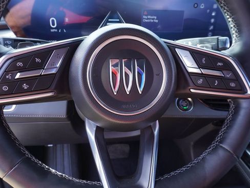 Certified 2025 Buick Enclave Preferred image 18