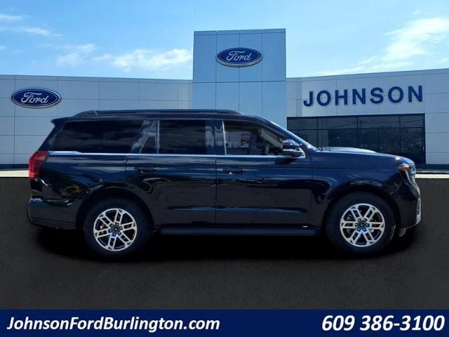 Certified 2025 Ford Expedition Active AWD/4WD image 4