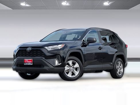 Used 2025 Toyota RAV4 LE image 25