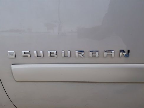 Used 2008 Chevrolet Suburban LT w/ LT Preferred Equipment Group image 28