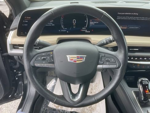 Used 2024 Cadillac XT4 Luxury w/ Cold Weather Package image 12