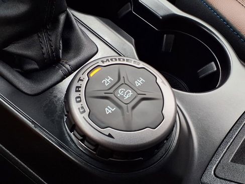 Used 2024 Ford Bronco Outer Banks image 22