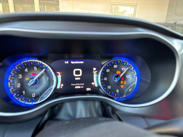 Used 2023 Chrysler Pacifica Touring-L FWD image 34