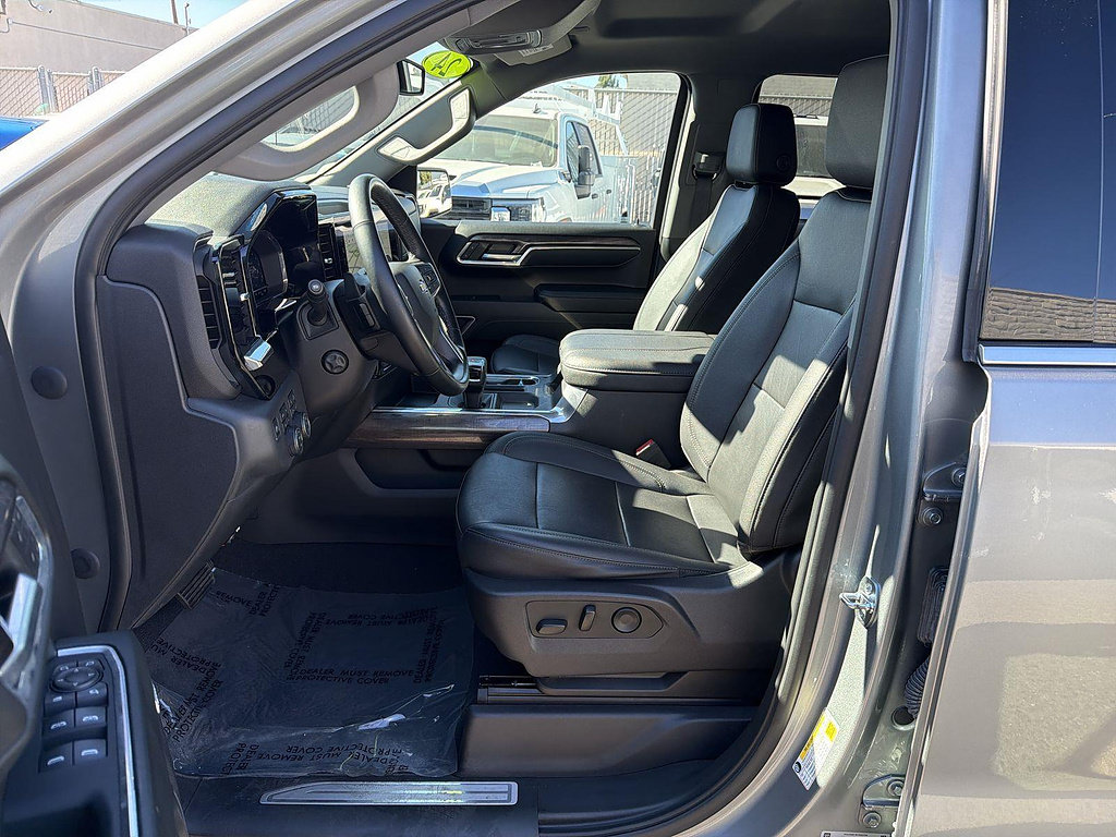 Used 2024 Chevrolet Silverado 1500 LTZ AWD/4WD image 18