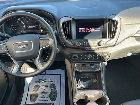 Used 2024 GMC Terrain AT4 image 15
