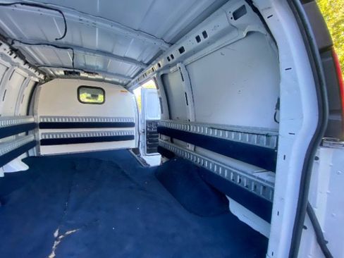 Used 2019 Chevrolet Express 2500 image 11