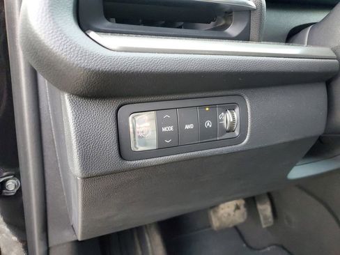 Used 2025 Chevrolet Traverse LT w/ Driver Confidence Package image 10