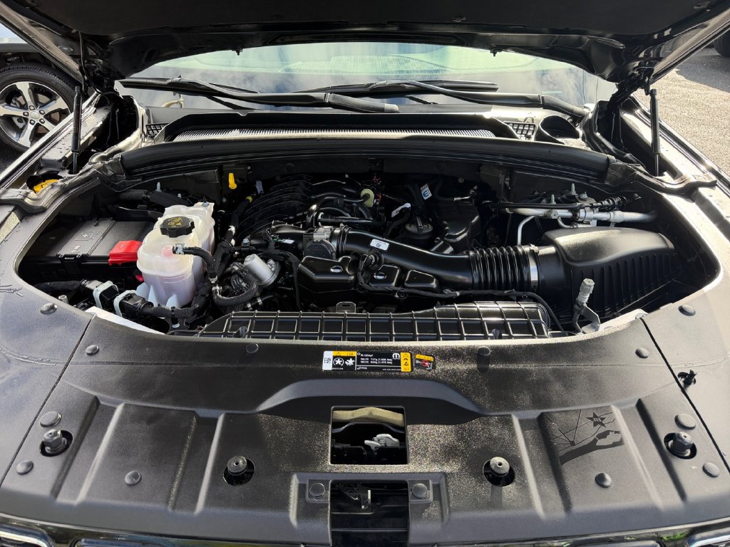 Used 2025 Jeep Grand Cherokee Limited AWD/4WD image 18