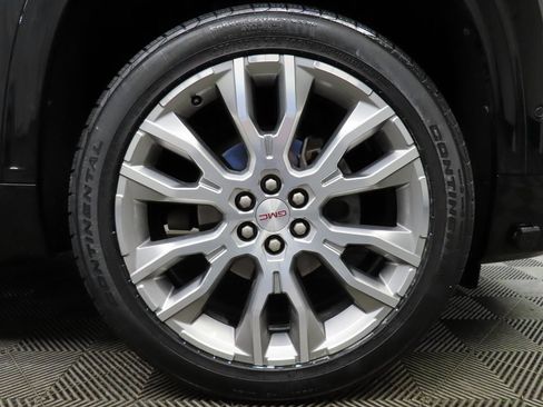 Used 2024 GMC Acadia Denali image 8