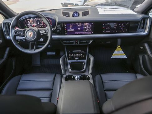 New 2026 Porsche Cayenne Coupe AWD/4WD image 32