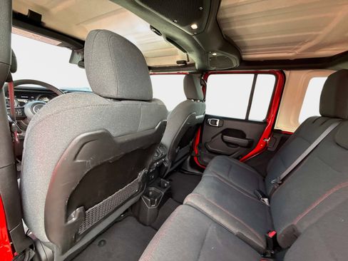 Used 2024 Jeep Wrangler Unlimited Rubicon image 17