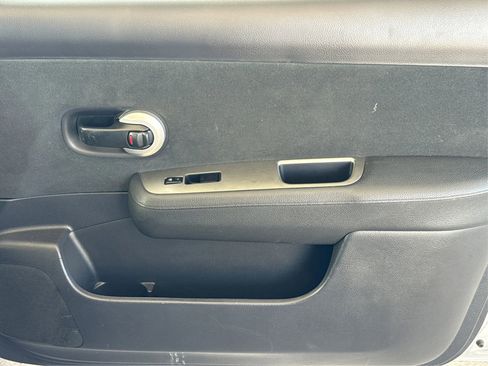 Used 2012 Nissan Versa 1.8 S image 21