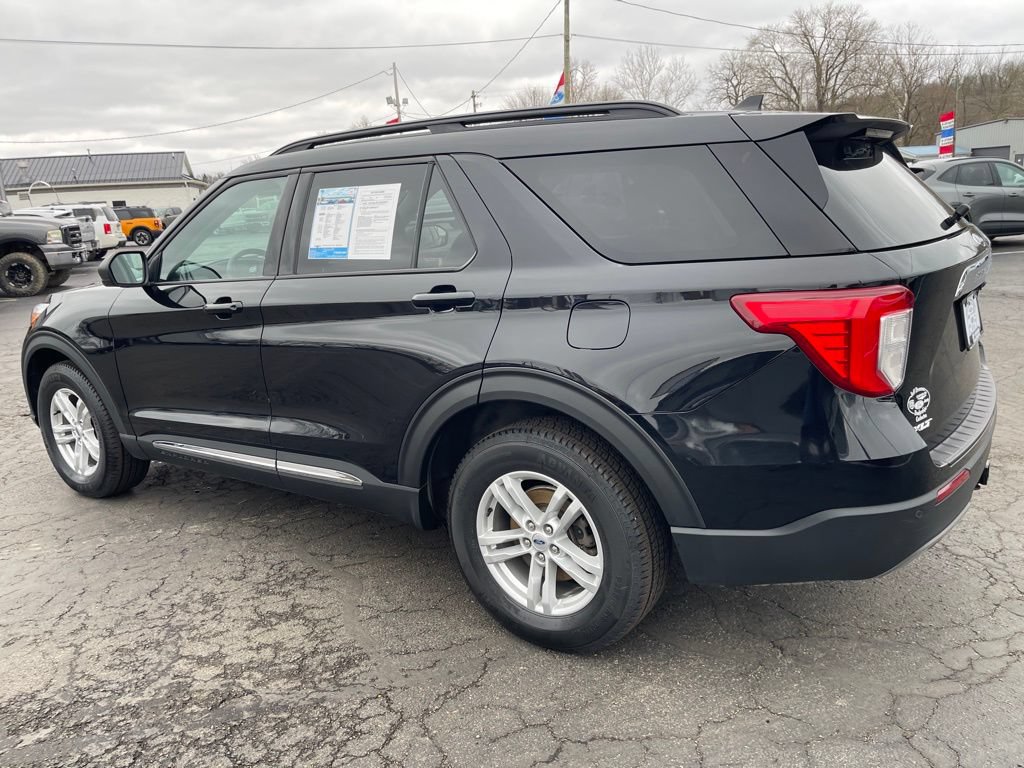 Used 2022 Ford Explorer XLT w/ Equipment Group 202A AWD/4WD image 4