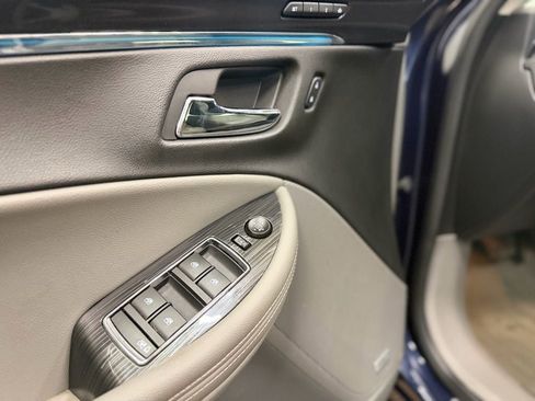Used 2016 Chevrolet Impala LTZ w/ Enhanced Convenience Package image 9