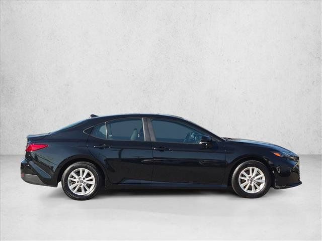 Used 2025 Toyota Camry LE FWD image 4