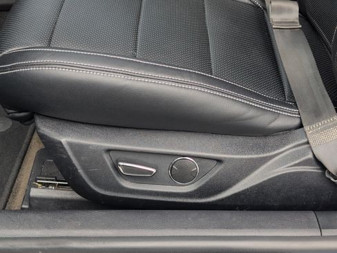 Used 2019 Ford Mustang Premium image 14