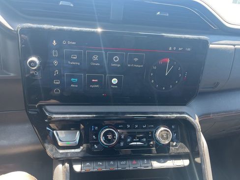 Used 2025 GMC Sierra 1500 AT4 w/ AT4 Premium Package AWD/4WD image 15