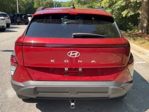 Used 2025 Hyundai Kona SEL FWD image 8