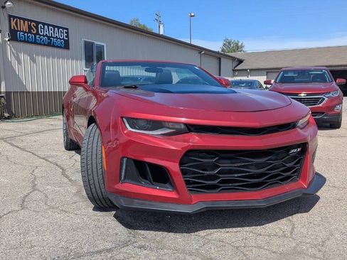 Used 2017 Chevrolet Camaro LT RWD image 4
