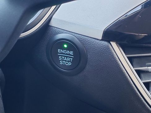 Used 2020 Ford Escape SE image 40