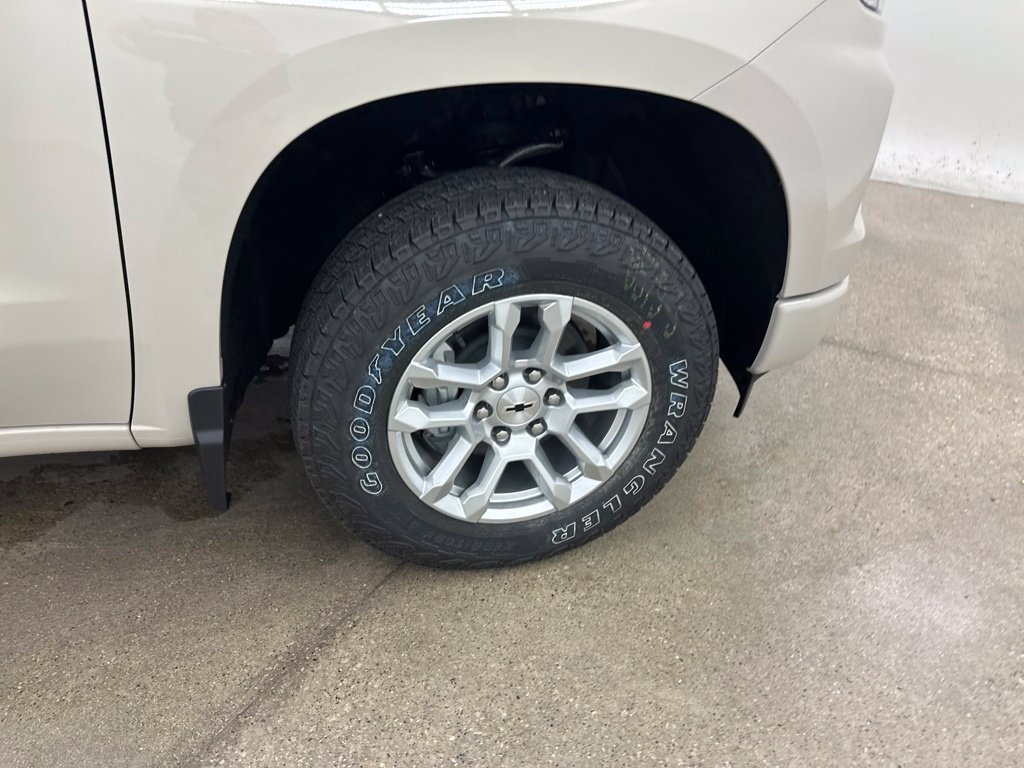 New 2026 Chevrolet Silverado 1500 RST AWD/4WD image 15