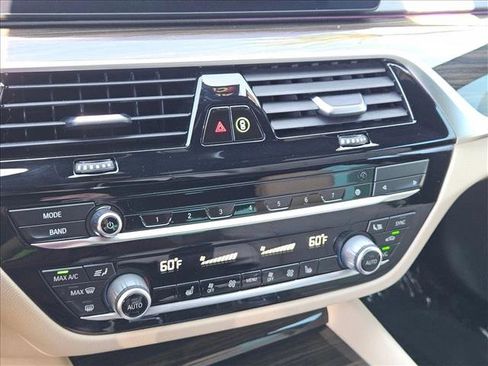 Used 2021 BMW 540i w/ Premium Package RWD image 15