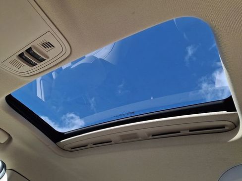 Used 2016 Buick Regal AWD image 17