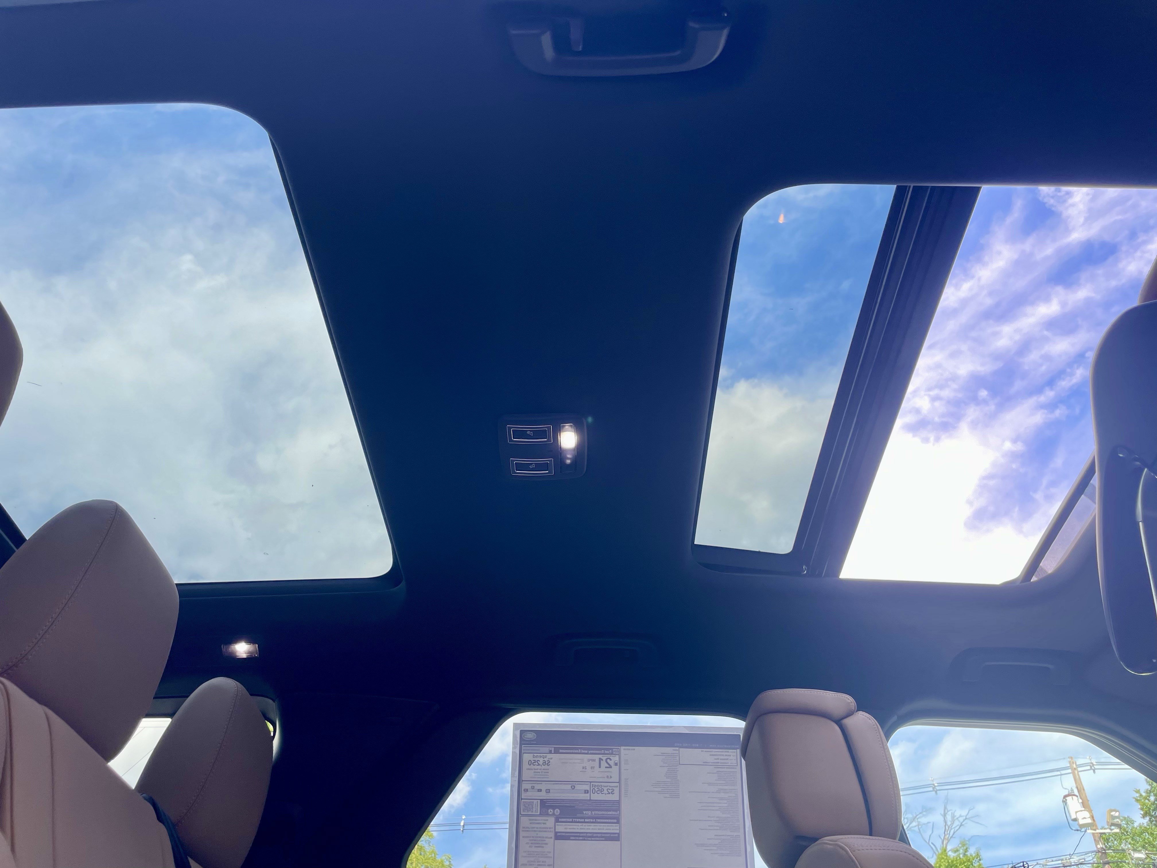 New 2026 Land Rover Discovery Dynamic SE AWD/4WD image 17