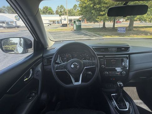 Used 2018 Nissan Rogue S FWD image 20