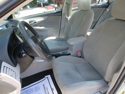 Used 2012 Toyota Corolla LE w/ Premium Pkg FWD image 13