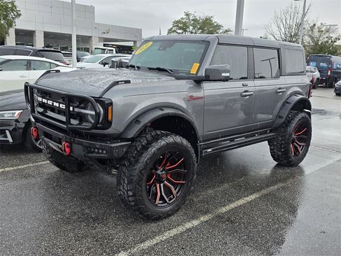 Used 2021 Ford Bronco Outer Banks image 4