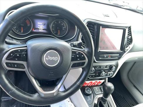 Certified 2019 Jeep Cherokee Limited image 14