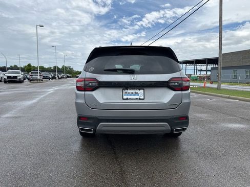 Used 2023 Honda Pilot Touring image 10