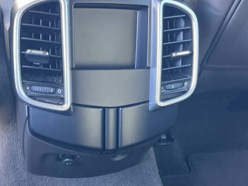 Used 2017 Porsche Cayenne Platinum Edition image 13