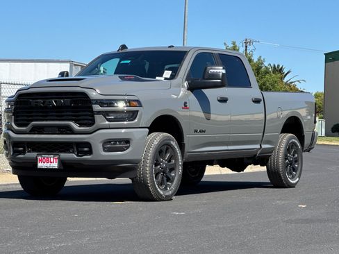 New 2026 RAM 2500 Big Horn AWD/4WD image 7