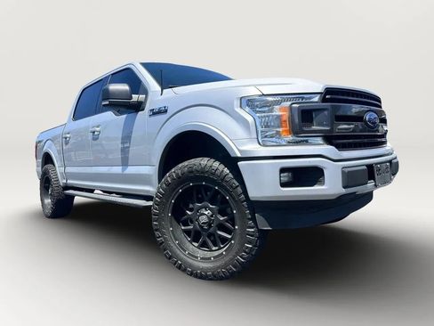 Used 2018 Ford F150 XLT w/ Equipment Group 302A Luxury RWD image 3