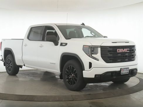Used 2025 GMC Sierra 1500 Elevation image 2
