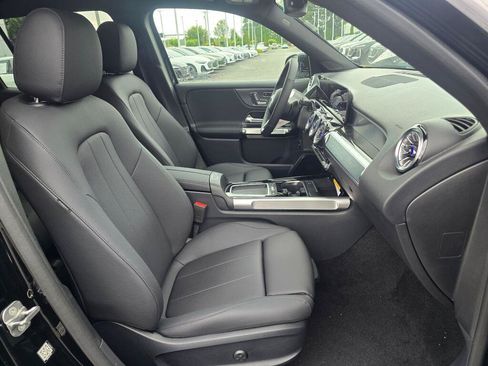 New 2026 Mercedes-Benz GLB 250 4MATIC image 25