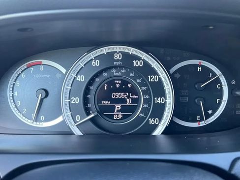 Used 2017 Honda Accord EX-L image 48