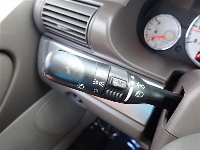 Used 2005 Chrysler Sebring Touring FWD image 17