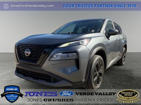 Used 2023 Nissan Rogue SV image 1