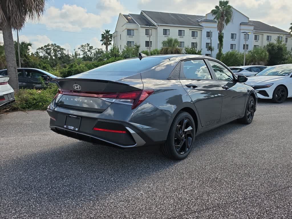 New 2026 Hyundai Elantra SEL Sport FWD image 7